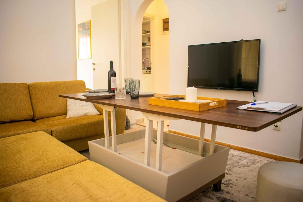 City Center/Navarinou Classical Style Apt-King Bed Thessaloniki Exterior photo